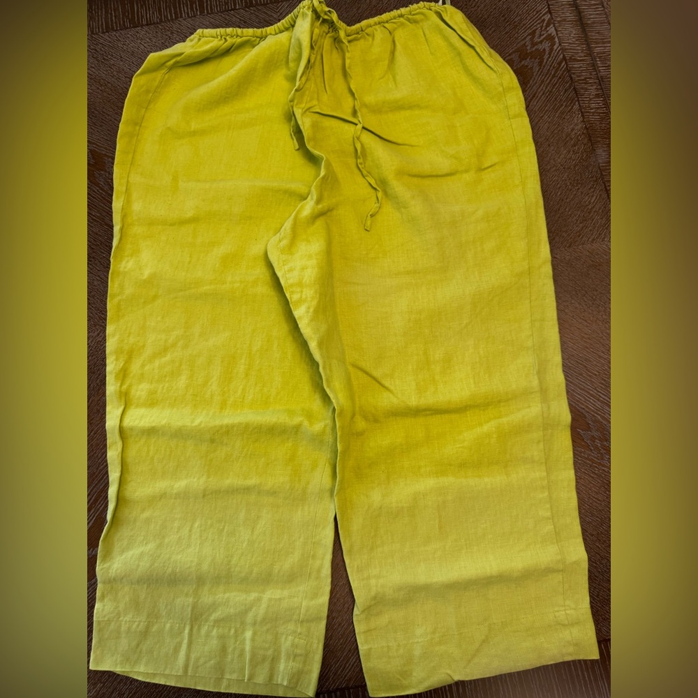 Sutton Studio Lime Green Wide Leg Capris